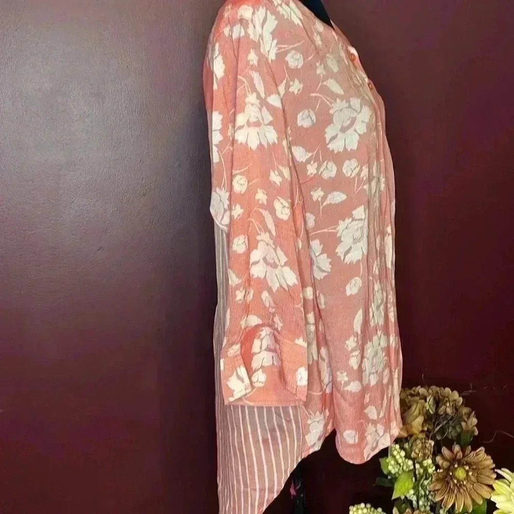 Pretty CJ Banks Peach Floral Women’s 1X Blouse - Picture 5 of 10